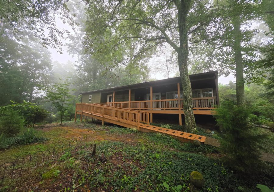 Hummingbird Cabin with a private hot tub! Main Image