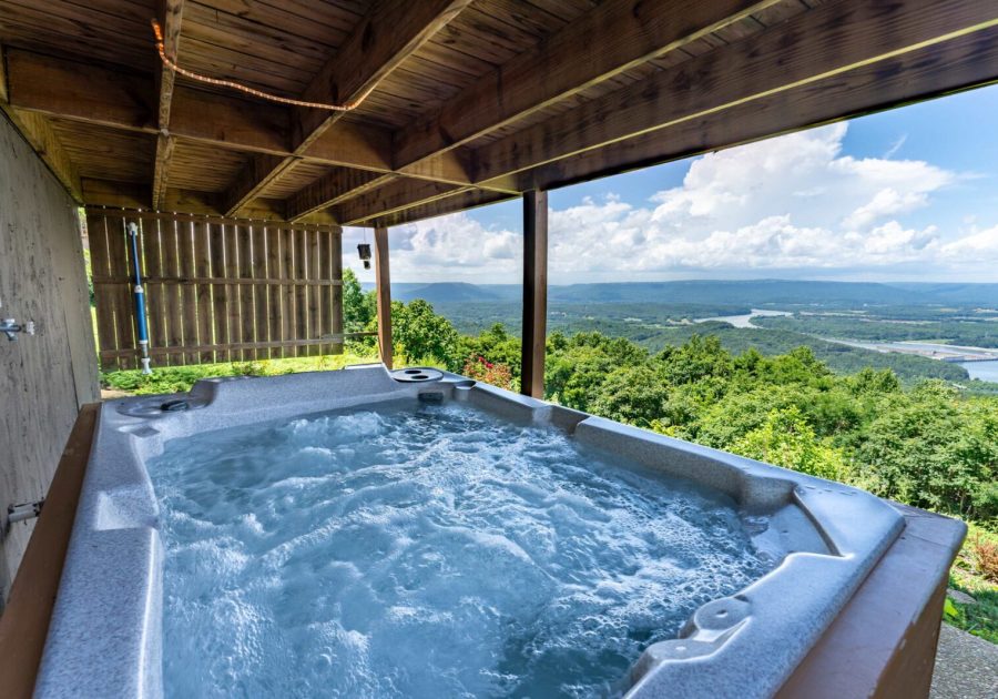 Moose Tracks Cabin – Hot Tub & Bluff Views Main Image